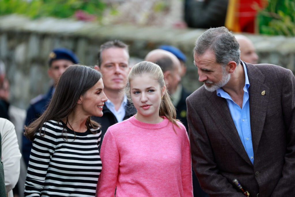 La princesa Leonor, el rey Felipe y la reina Letizia