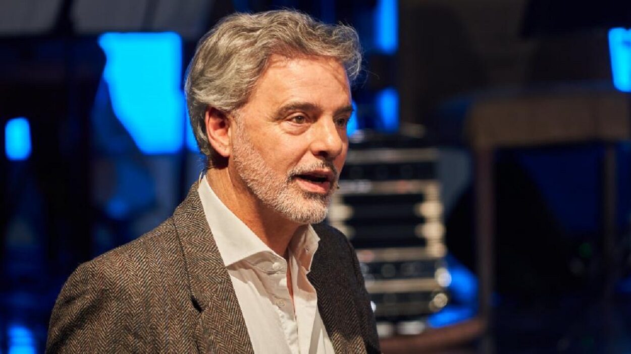 Ramiro Villapadierna, director de la Cátedra Vargas Llosa, sustituirá a Toni Cantó al frente de la Oficina del Español