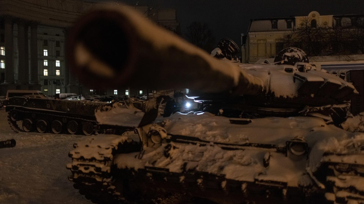 Un tanque destruido en Kiev