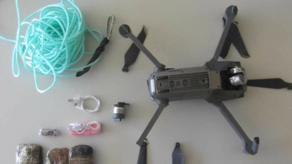 Los funcionarios alertan del uso de drones en las cárceles: 