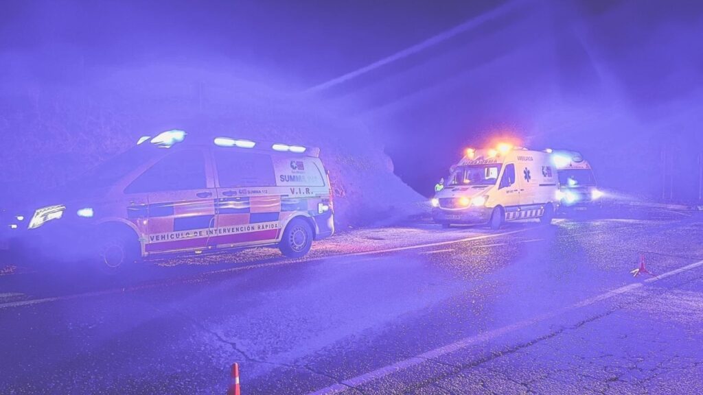 Un fallecido y tres heridos al colisionar un vehículo con un talud en Estremera (Madrid)