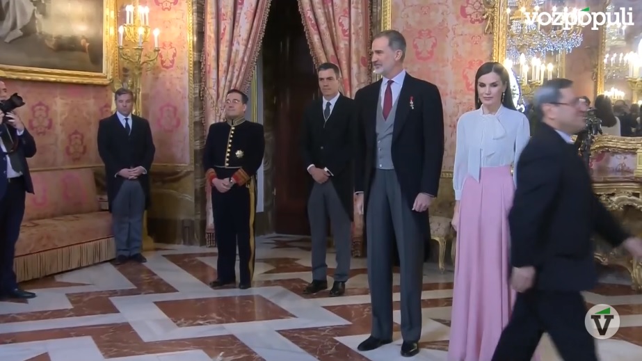 La mirada de la reina Letizia el embajador iraní tras no darle la mano está siendo muy comentada