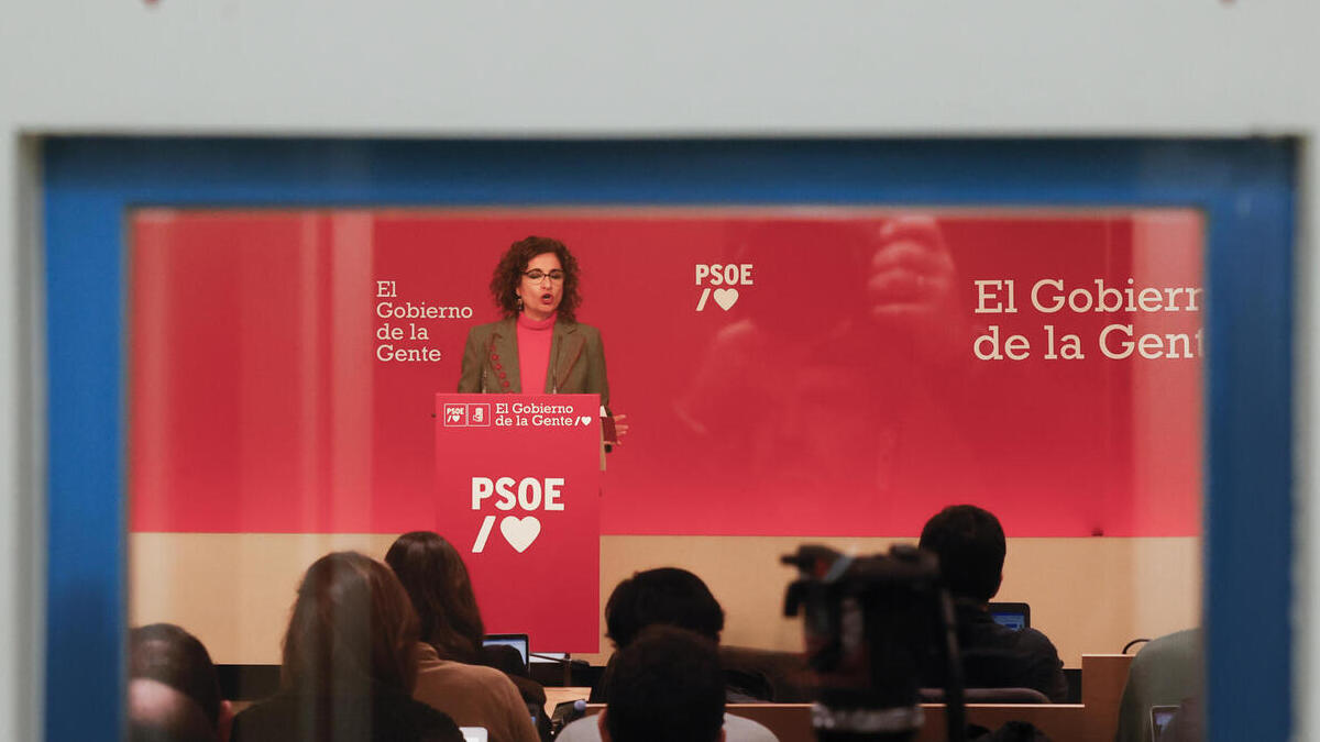 La ministra de Hacienda y número dos del PSOE, María Jesús Montero, este viernes en Ferraz.