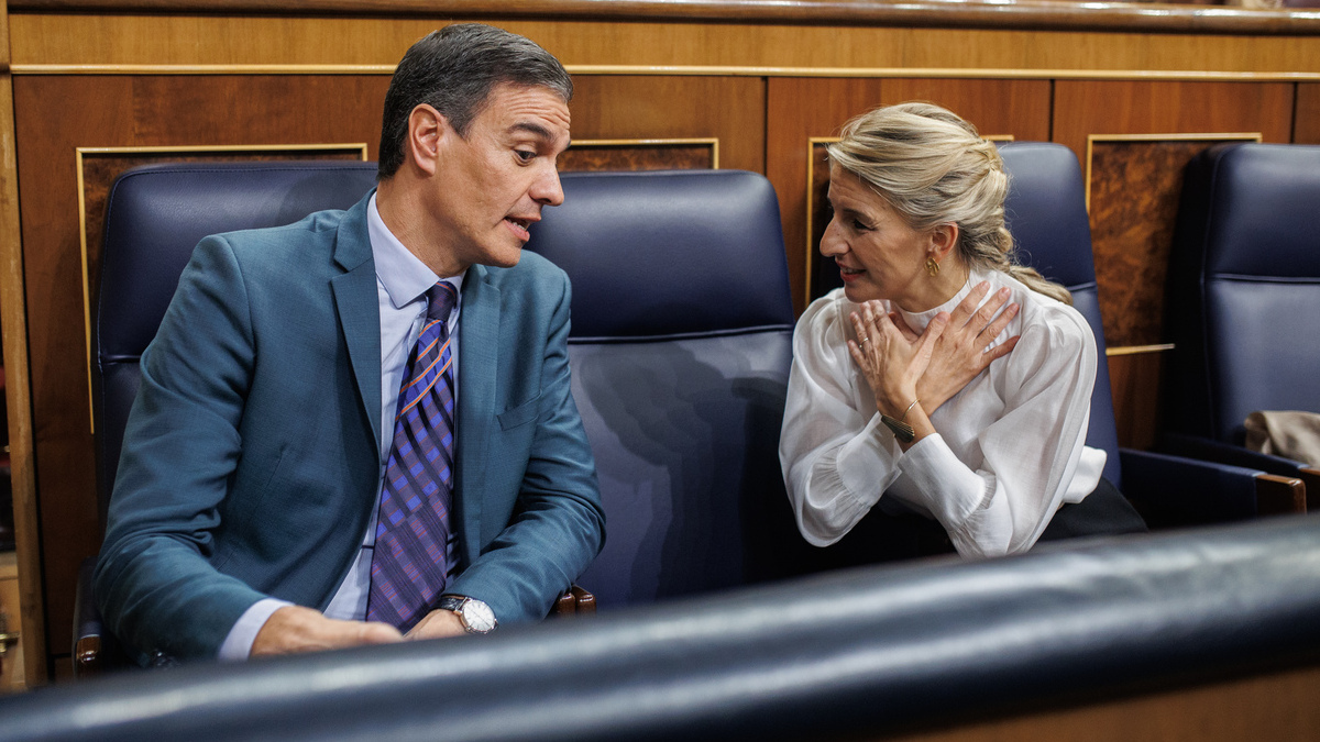 El presidente del Gobierno, Pedro Sánchez, del PSOE, y la vicepresidenta segunda y líder de Sumar, Yolanda Díaz, en el Congreso.