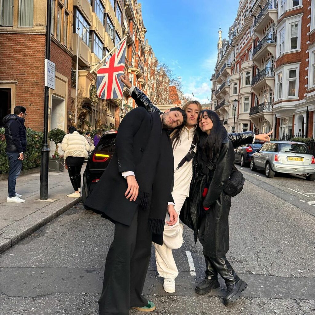 Sebastián Yatra, con Aitana Ocaña y Lola Índigo durante su viaje a Londres