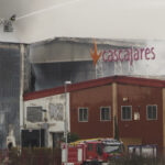 Un incendio destruye la fábrica de Cascajares en Palencia: "no queda nada"