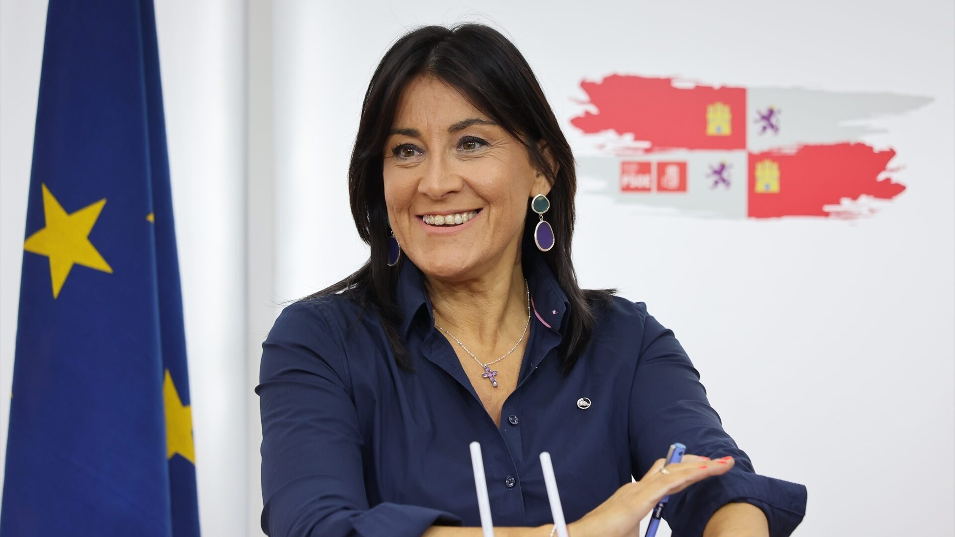 El PSOE ofrece al PP gobernar Castilla y León en solitario si rompe con Vox