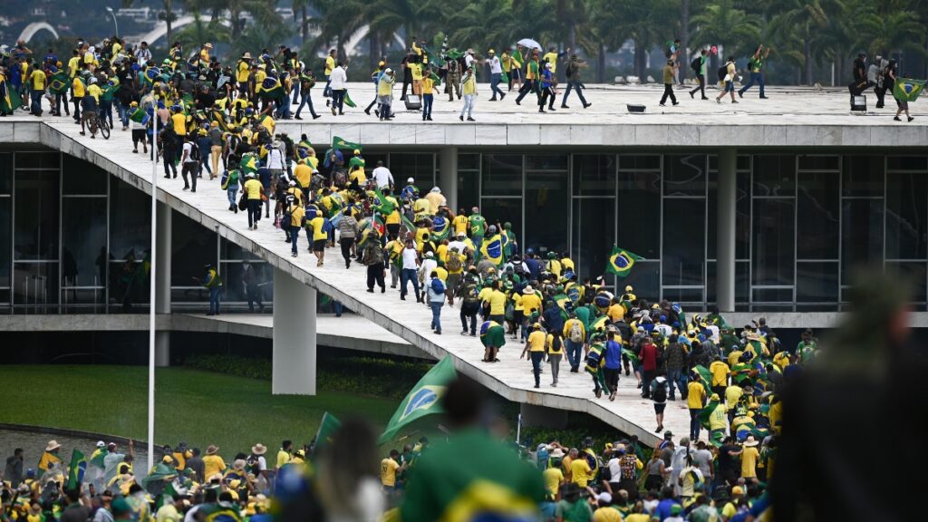 La Justicia brasileña ordena la entrada en prisión de un exministro de Justicia de Bolsonaro