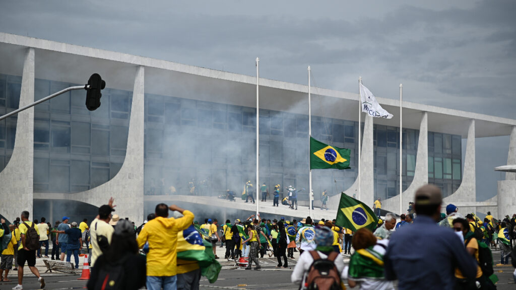 Un senador brasileño afirma que Bolsonaro trató de convencerle de dar un golpe de Estado