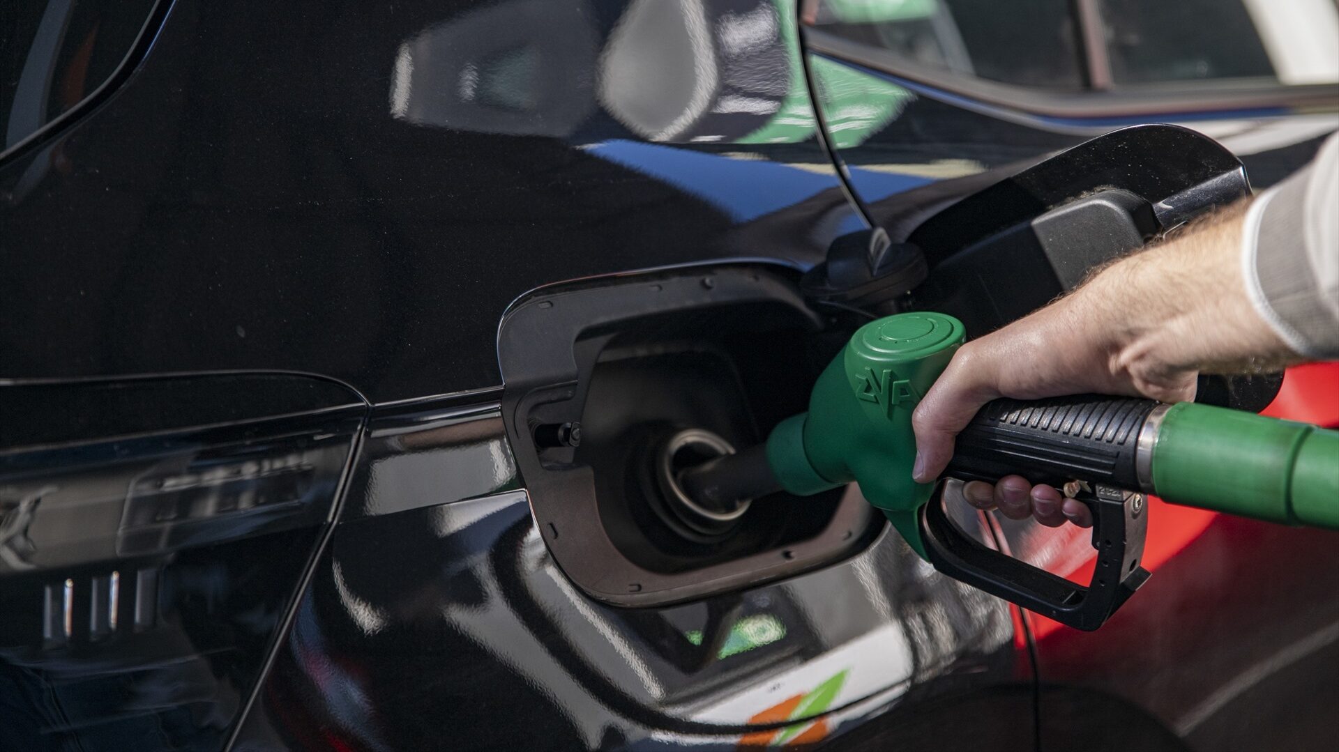 Consejos de la DGT para gastar menos en gasolina
