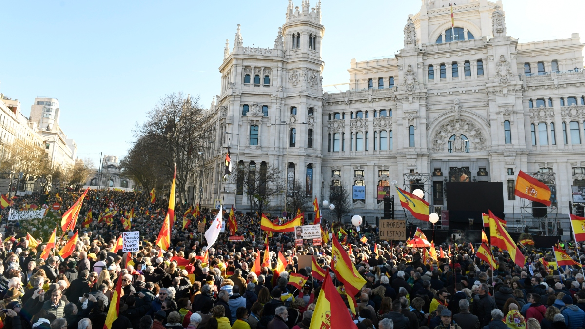 Manifestación para protestar contra el Gobierno de Pedro Sánchez y "en defensa" de la Constitución