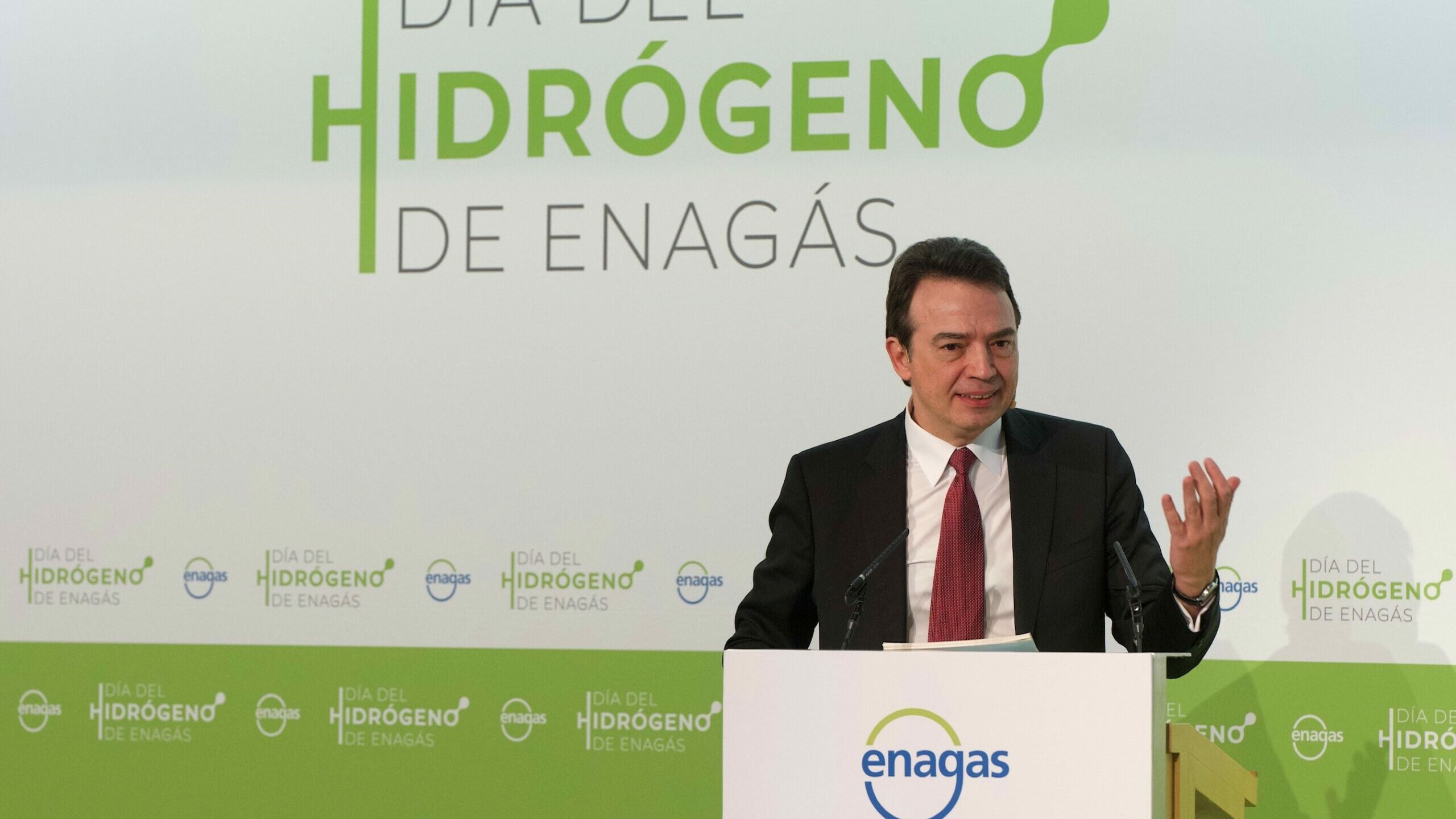 Enagás planea la venta de la división de renovables para ser un gestor de hidrógeno