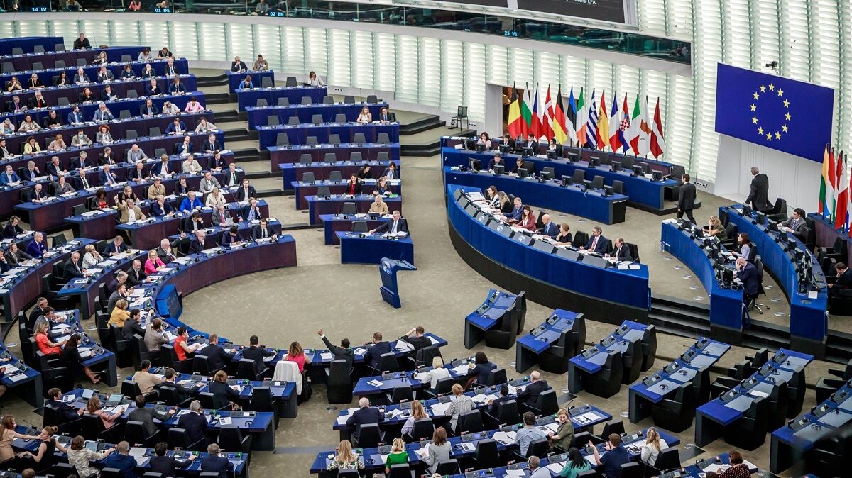 Fotografía de archivo de los eurodiputados durante una votación en el Parlamento Europeo en Estrasburgo