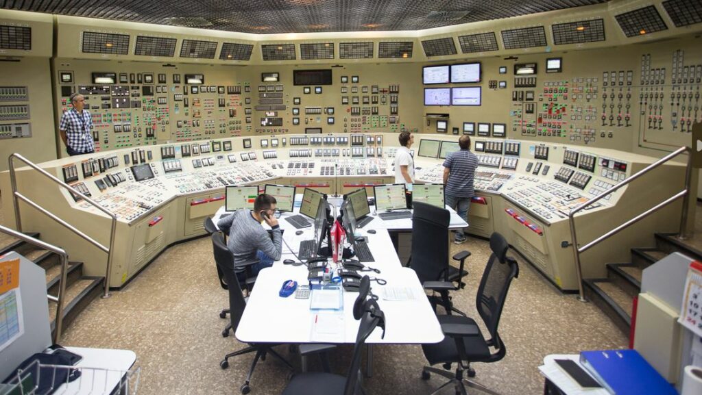 En el corazón de la central nuclear de Ascó: un motor económico con fecha de caducidad