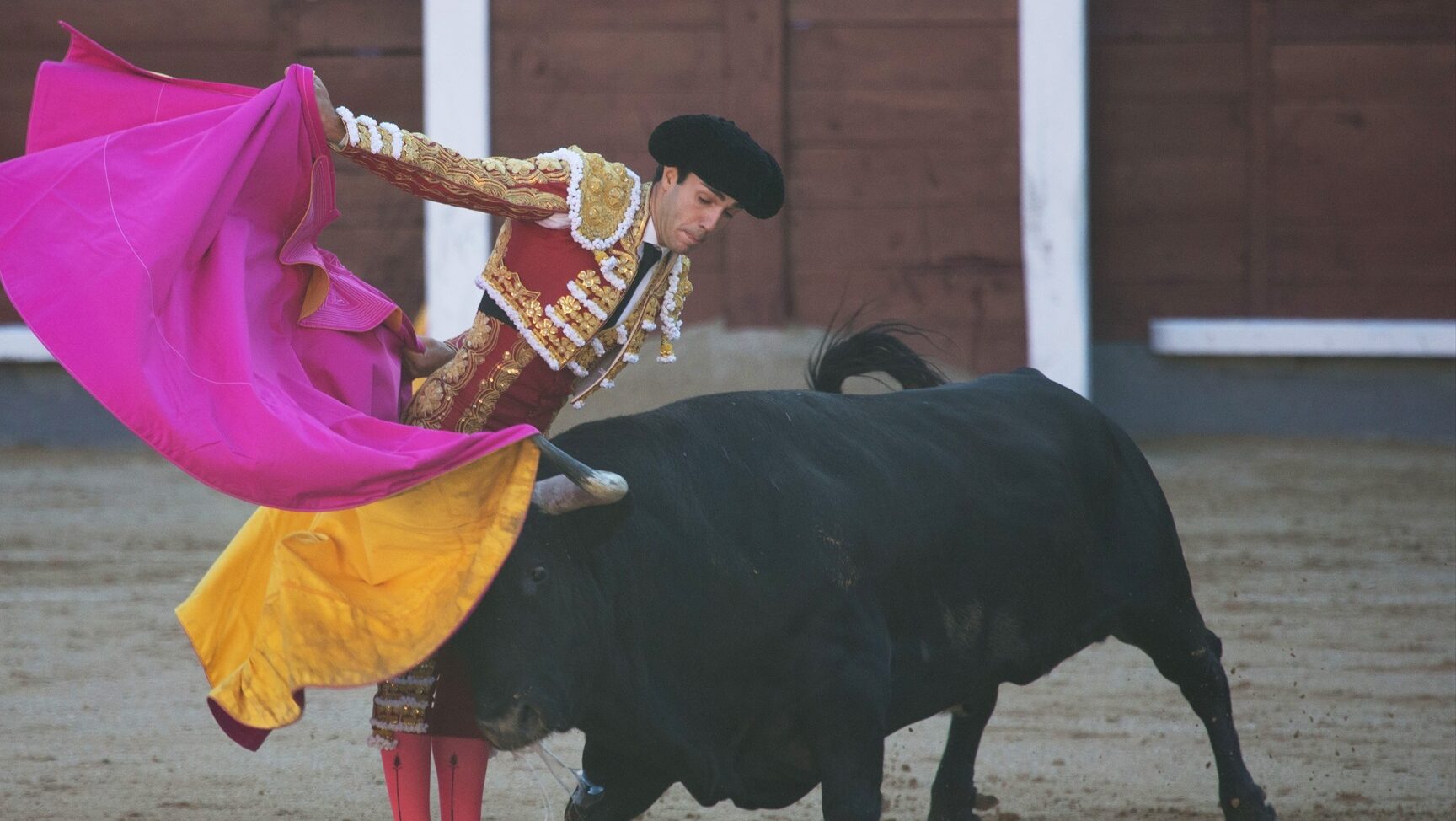 Famosos asisten a una nueva jornada de toros en Las Ventas
