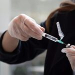 Las enfermeras de ORPEA preparan las dosis de las vacunas de Pfizer