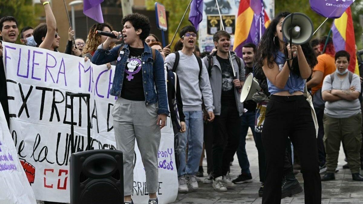 El Sindicato de Estudiantes calienta el 8M y acusa a una vicerrectora de trato 'franquista'