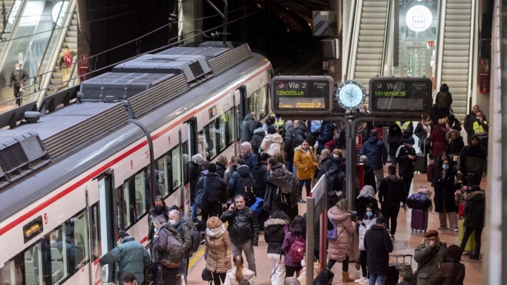 Caos en la red de Cercanías Renfe de Madrid por cortes y demoras: hay cinco líneas afectadas