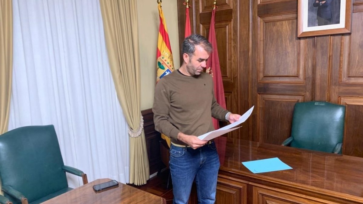 La alcaldesa de Teruel cesa al concejal de Cs detenido por presunto abuso sexual, Carlos Aranda, y le pide que deje el acta
