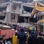 Un edificio destruido por el terremoto en Turquía