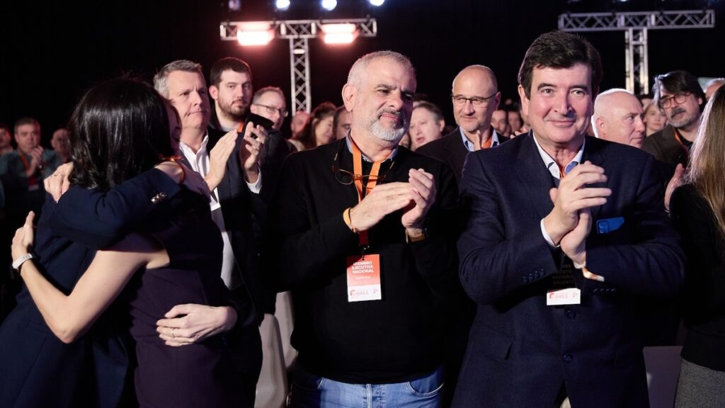 Fernando Giner junto a Carlos Carrizosa en la despedida de Arrimadas como líder de Ciudadanos en la VI Asamblea del partido