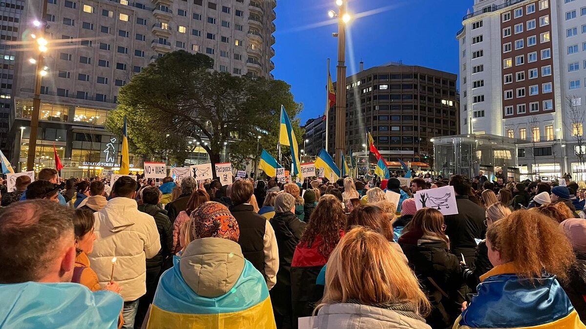 Concentración en Plaza de España (Madrid) con motivo del aniversario de la invasión de Ucrania