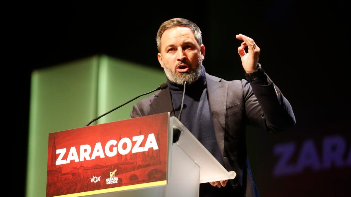 Santiago Abascal en un acto de campaña en Zaragoza