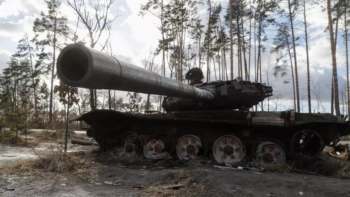 Un tanque ruso destruido cerca de Kiev