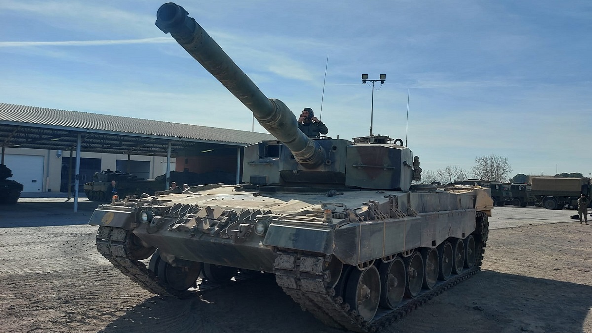 Ejercicio en San Gregorio de militares ucranianos con los Leopard españoles