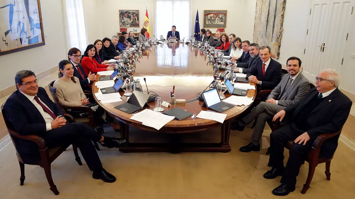 Primer consejo de ministros del Gobierno de Pedro Sánchez