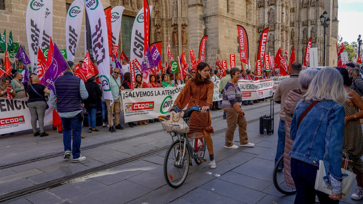Imagen de la protesta de sindicatos celebrada este jueves en Sevilla. Foto/ Europa Press