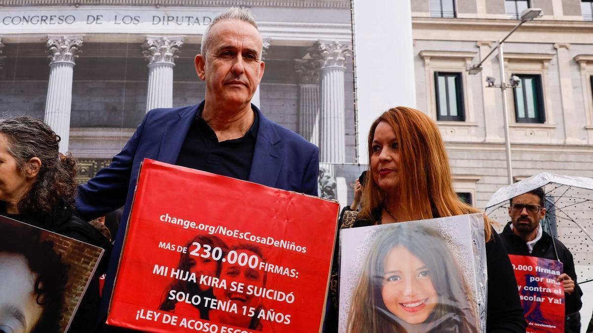 José Manuel López, padre de Kira, la menor que se suicidó en Cataluña tras sufrir 'bullying'. SERGIO PEREZ | EFE