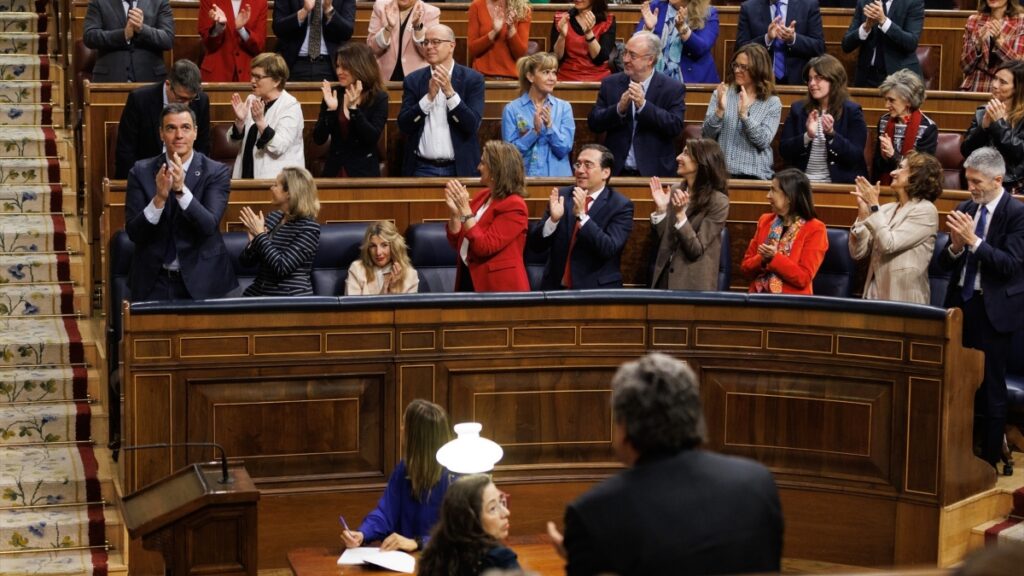 Nueve de cada diez españoles desconfían de los políticos, récord en la UE
