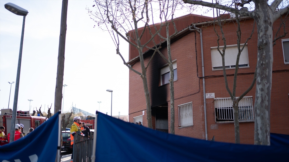 Edificio incendiado en Rubí (Barcelona)