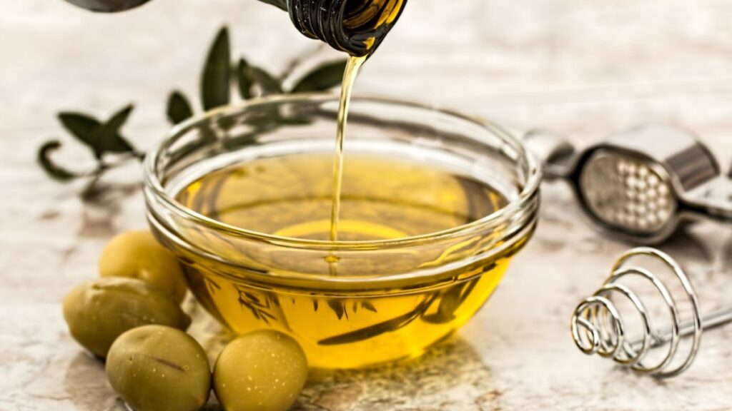 El precio del aceite de oliva cae en junio y arroja la mayor bajada en cuatro años