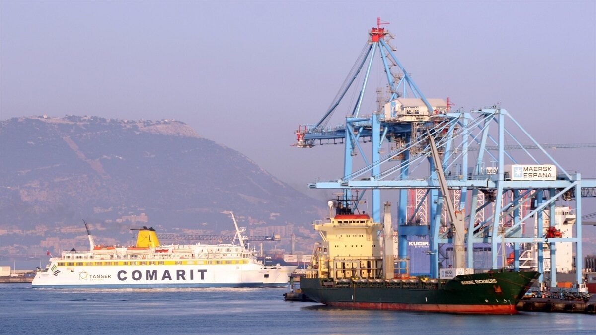 Una avería de un viejo barco en Algeciras evidencia que el petróleo ruso pasa por España