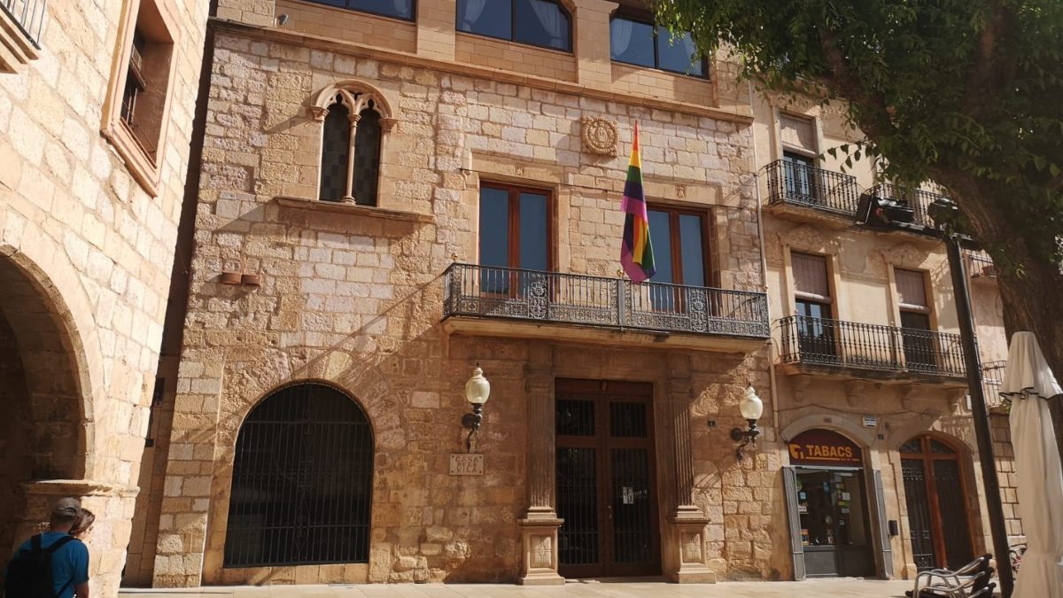 Un juez obliga al Ayuntamiento de Montblanc a colocar la bandera de España y la señera