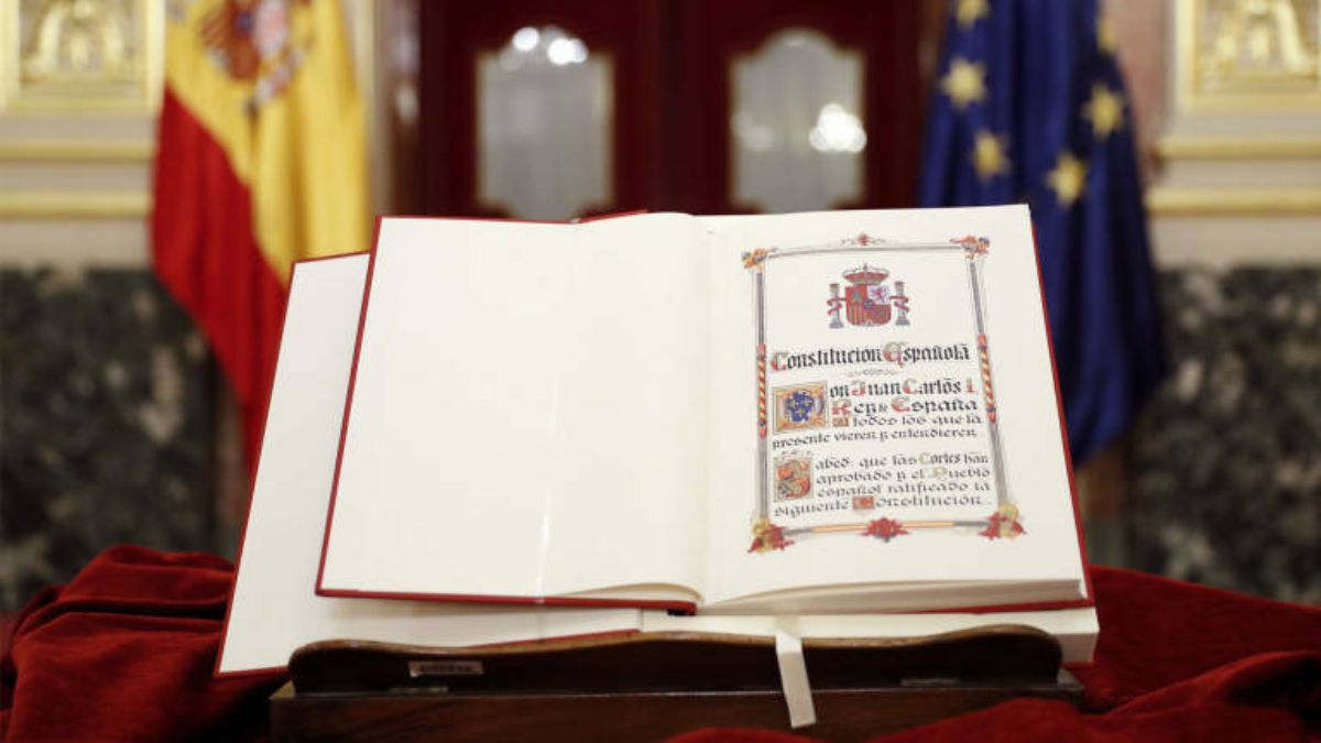Foto de archivo de la Constitución Española