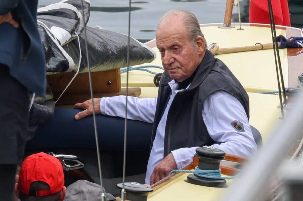 El rey Juan Carlos I, en las regatas de Sanxenxo el 20 de abril de 2023