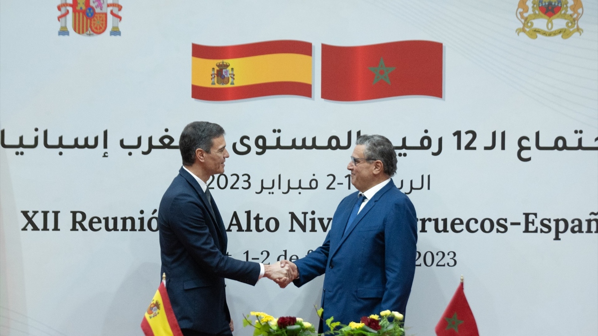 El presidente del Gobierno, Pedro Sánchez y el jefe de Gobierno del Reino de Marruecos, Aziz Akhannouch