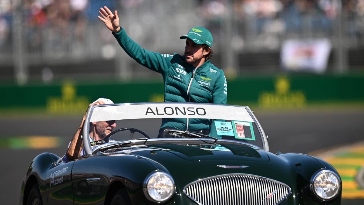 Fernando Alonso celebra su podio Verstappen