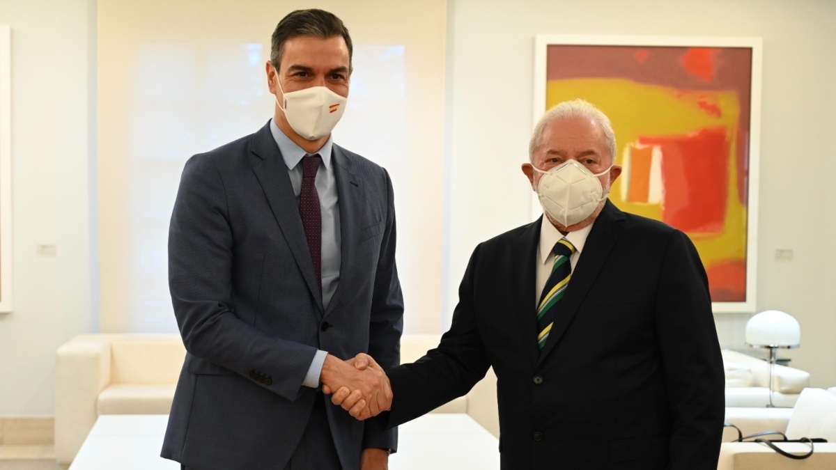 El presidente del Gobierno y el expresidente de Brasil Lula da Silva se reúnen en Moncloa.
