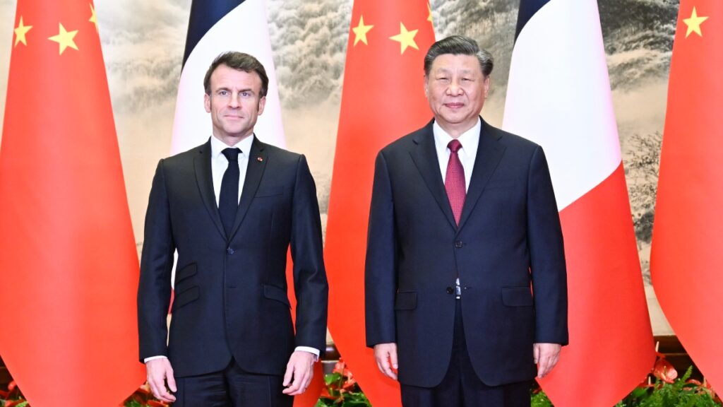 Macron en China, la izquierda se radicaliza y Le Pen gana