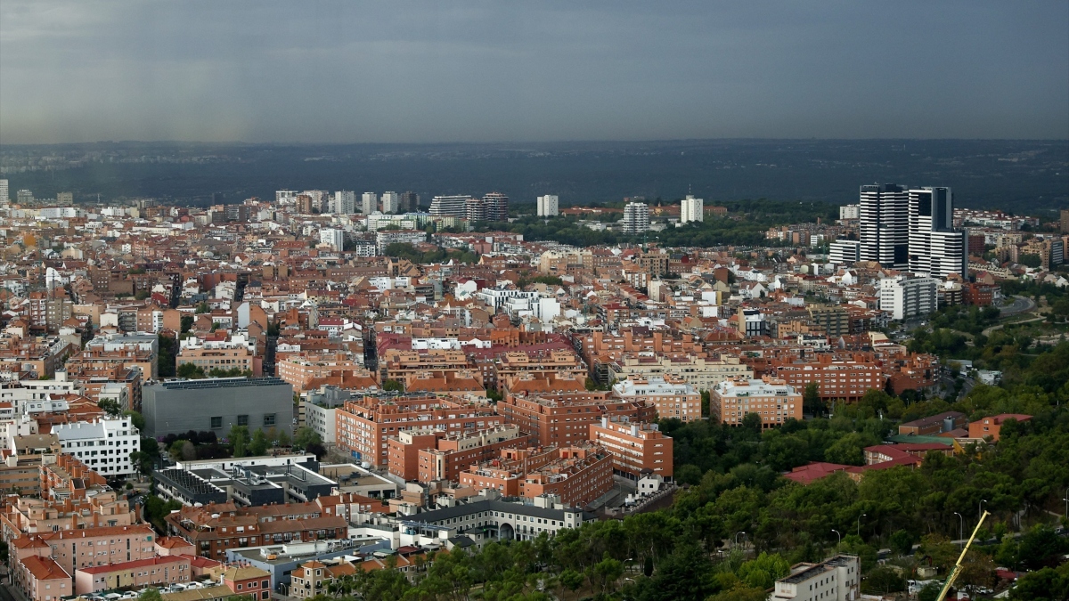 Vista del barrio de Valdeacederas desde el IE Tower de Madrid,