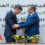 El presidente del Gobierno, Pedro Sánchez (i) y el jefe de Gobierno del Reino de Marruecos, Aziz Akhannouch (d),en una imagen de archivo.