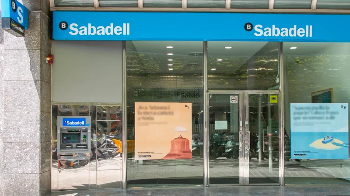 Una oficina del banco Sabadell en Madrid