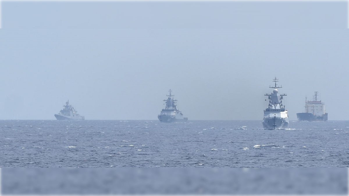 Agrupación naval de Rusia monitorizada por la Armada a su paso por aguas de interés nacional
