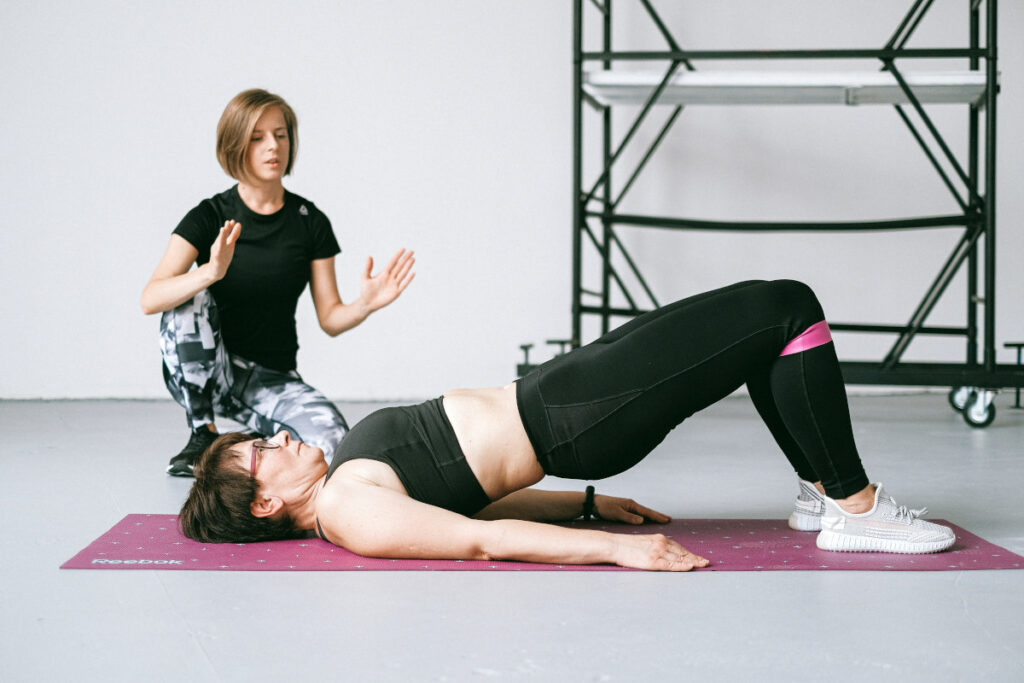 Los dos mejores ejercicios para fortalecer el abdomen a partir de los 50, según Harvard