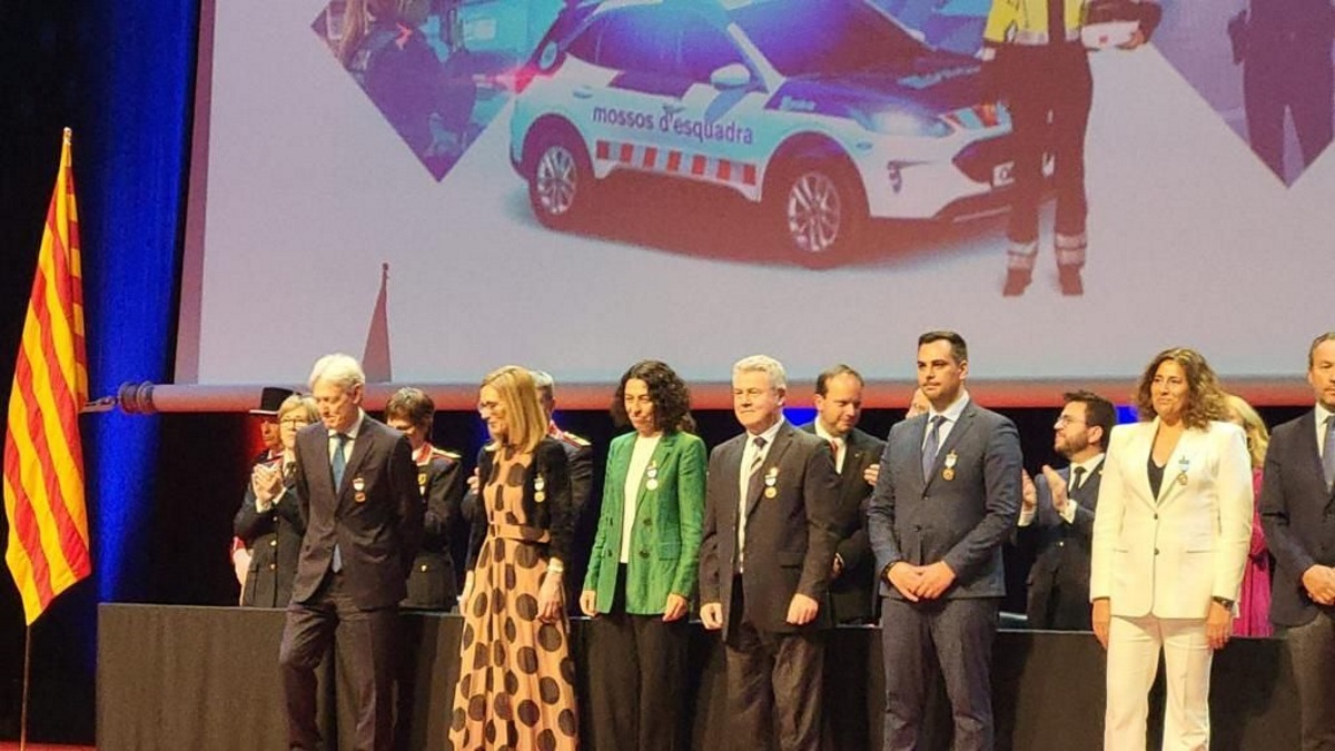 El director de operaciones de PortAventura World ha sido galardonado con la medalla de bronce al mérito policial con distintivo azul