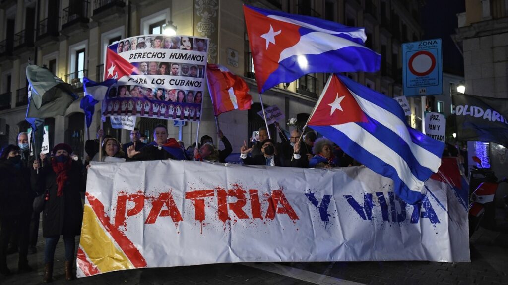 Un grupo de radicales asalta un restaurante cubano en Madrid al grito de 